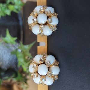 Vtg Jewelry Hattie Carnegie White Milk Glass Rhinestone Flower Earrings Clip Ons